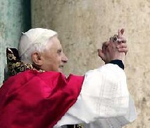 Le cardinal Ratzinger devient Benoit XVI